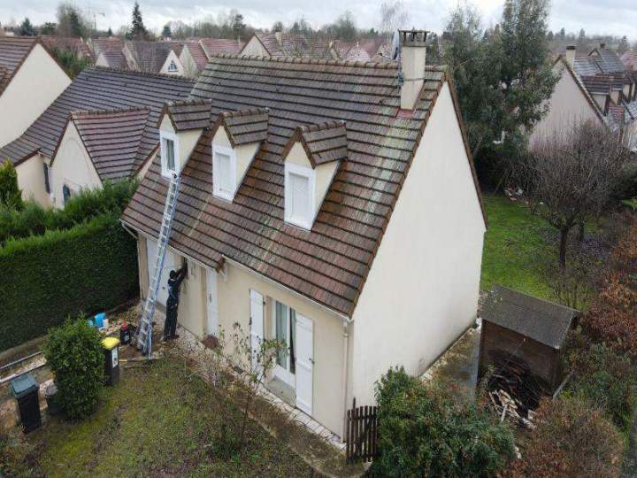 Démoussage toiture Tournan-en-Brie