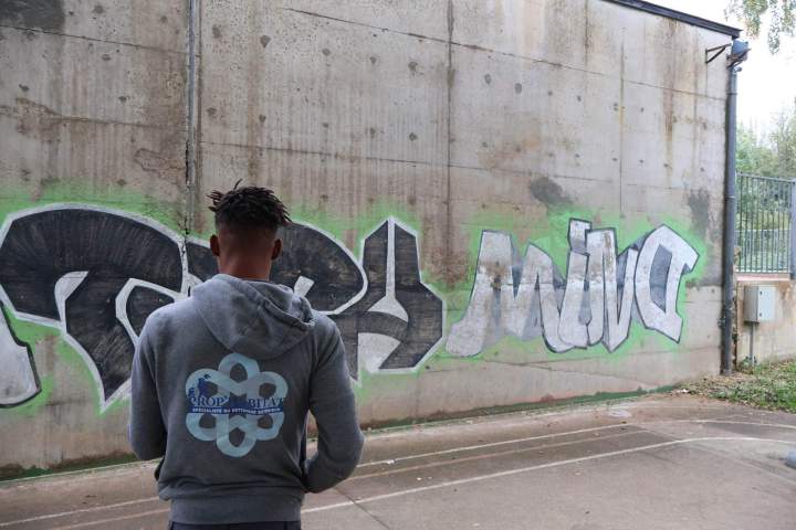 Effacement de tags sur mur Tournan en Brie